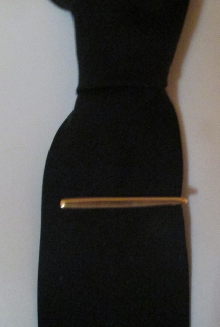 M947M Tie pin 585 - 14K yellow and steel Takst-Valuation N.Kr. 2500